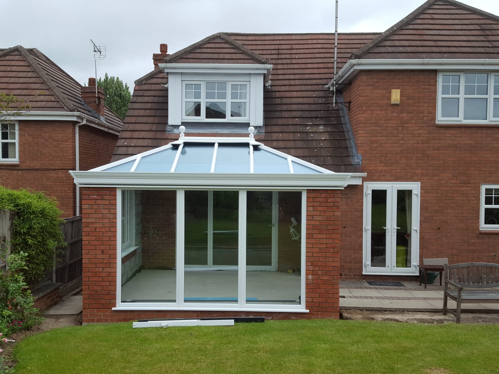 Transform Your Home with a Modern Orangery 